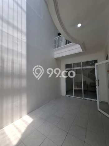 Dijual Rumah Luas Elegan Dengan View Cantik di Kota Wisata, Jakarta Timur Dijual Rumah Luas Elegan Dengan View Cantik di Kota Wisata, Jakarta Timur
