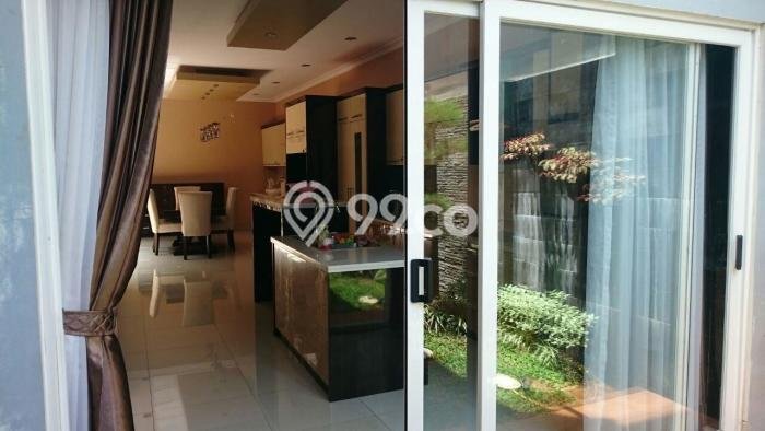 Hunian Mewah LB 400m2 Siap Pakai Desain Elegan di Kota Wisata, Jakarta Timur Hunian Mewah LB 400m2 Siap Pakai Desain Elegan di Kota Wisata, Jakarta Timur