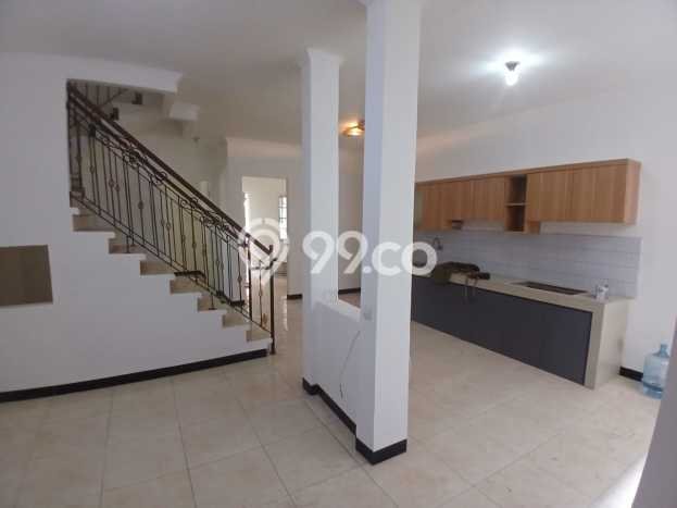BEST INVESTMENT! Rumah area , LT 96m2m² Bangunan 120m2m² BEST INVESTMENT! Rumah area , LT 96m2m² Bangunan 120m2m²
