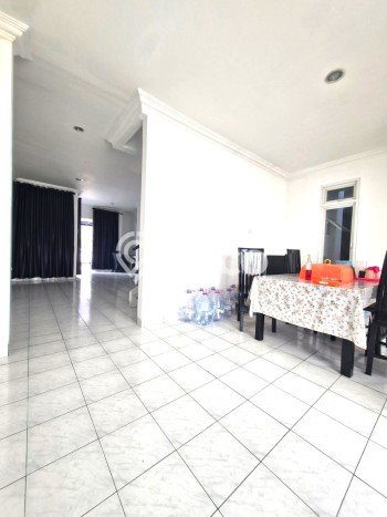 Rumah Modern 3 Kamar LT 164m2 di Legenda Wisata Rumah Modern 3 Kamar LT 164m2 di Legenda Wisata