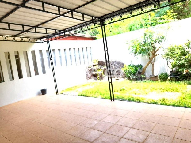 Hunian Elit LB 171m2 Siap Pakai Desain Elegan di Kota Wisata, Jakarta Timur Hunian Elit LB 171m2 Siap Pakai Desain Elegan di Kota Wisata, Jakarta Timur