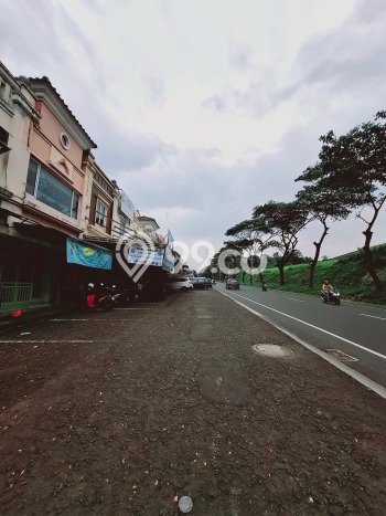 For Rent Ruko Premium di Kota Wisata, Luas 100m², Area Utama For Rent Ruko Premium di Kota Wisata, Luas 100m², Area Utama