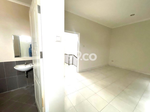 Rumah Area Nyaman kawasan Kota Wisata, Jakarta Timur, Luas 120m² Bangunan 110m² Rumah Area Nyaman kawasan Kota Wisata, Jakarta Timur, Luas 120m² Bangunan 110m²