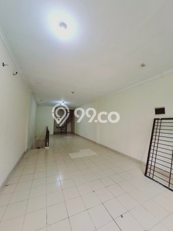 For Rent Ruko Premium di Kota Wisata, Luas 100m², Area Utama For Rent Ruko Premium di Kota Wisata, Luas 100m², Area Utama