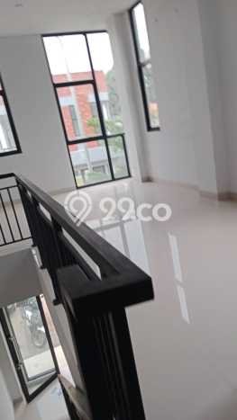 Disewakan! Rumah 4 Kamar Tidur &
3 Kamar Mandi di Gading Serpong, Tangerang Disewakan! Rumah 4 Kamar Tidur &
3 Kamar Mandi di Gading Serpong, Tangerang