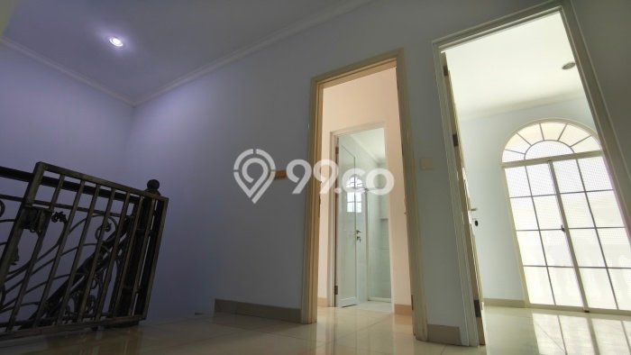 Rumah Mewah LB 152m2 Siap Huni Desain Elegan di Green Lake City, Jakarta Barat Rumah Mewah LB 152m2 Siap Huni Desain Elegan di Green Lake City, Jakarta Barat