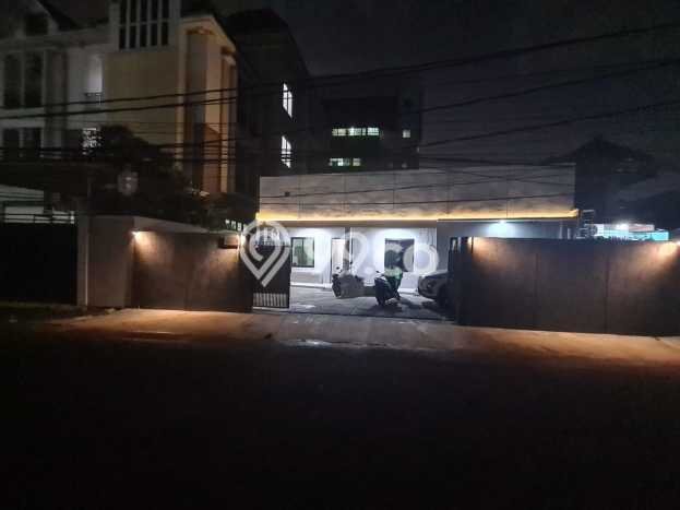 Siap Huni Rumah Mewah 17 Kamar di Mampang Prapatan Dekat ke Mana Saja Siap Huni Rumah Mewah 17 Kamar di Mampang Prapatan Dekat ke Mana Saja