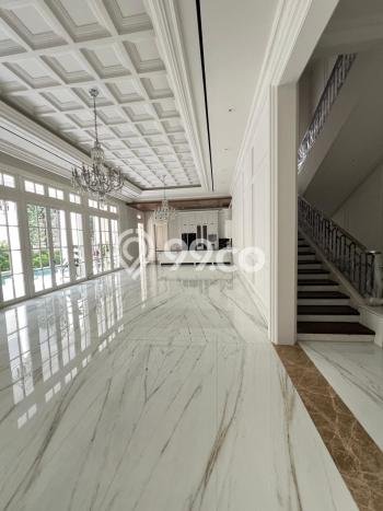 Ready to Use! Luxury House LT 540m2 Desain Elegan di Kuningan Ready to Use! Luxury House LT 540m2 Desain Elegan di Kuningan