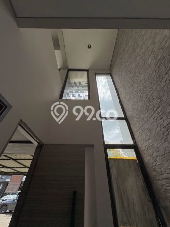 Rumah Mewah LB 160m2 Siap Pakai Desain Elegan di BSD Green Wich, Tangerang Rumah Mewah LB 160m2 Siap Pakai Desain Elegan di BSD Green Wich, Tangerang