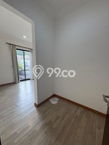 Rumah Eksklusif Siap Huni LT 162m2 di BSD, Tangerang Selatan Rumah Eksklusif Siap Huni LT 162m2 di BSD, Tangerang Selatan