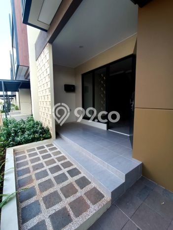 Rumah Mewah LB 150m2 Siap Huni Desain Elegan di Gading Serpong, Tangerang Rumah Mewah LB 150m2 Siap Huni Desain Elegan di Gading Serpong, Tangerang