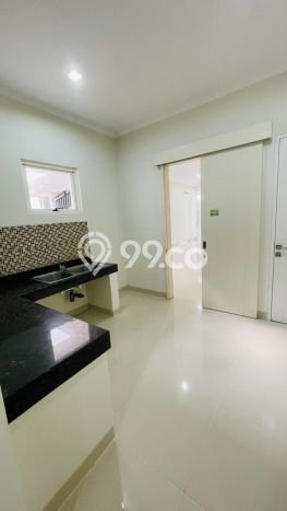 Rumah Elit LB 250m2 Siap Huni Desain Elegan di Gading Serpong The Spring, Tangerang Rumah Elit LB 250m2 Siap Huni Desain Elegan di Gading Serpong The Spring, Tangerang