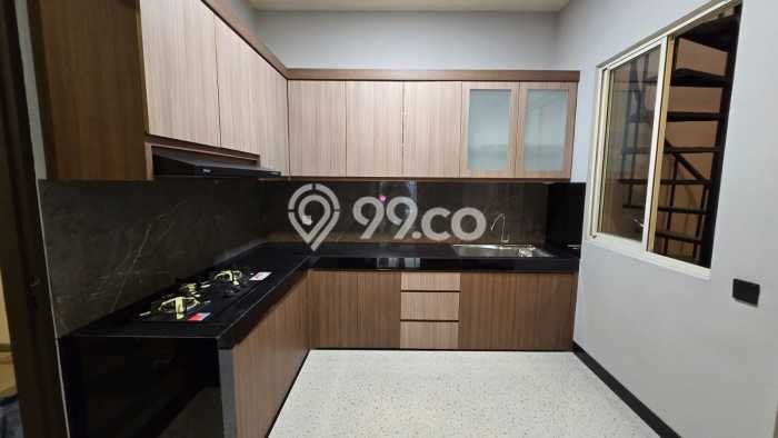 Jual Rumah Mewah Elegan Dengan View Eksklusif di Gading Serpong The Spring, Tangerang Jual Rumah Mewah Elegan Dengan View Eksklusif di Gading Serpong The Spring, Tangerang