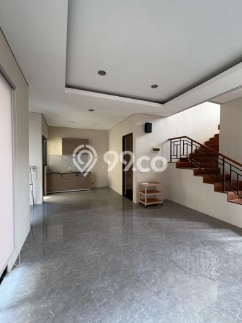 Rumah Mewah LB 160m2 Siap Pakai Desain Elegan di BSD Green Wich, Tangerang Rumah Mewah LB 160m2 Siap Pakai Desain Elegan di BSD Green Wich, Tangerang