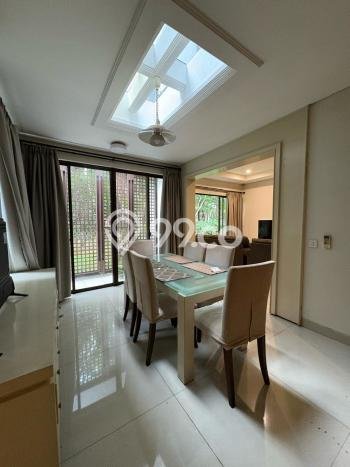 Rumah Mewah LB 216m2 Siap Pakai Desain Elegan di BSD De Park, Tangerang Rumah Mewah LB 216m2 Siap Pakai Desain Elegan di BSD De Park, Tangerang