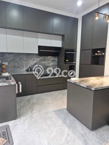 Rumah Elit LB 455m2 Siap Pakai Desain Elegan di Gading Serpong The Spring, Tangerang Rumah Elit LB 455m2 Siap Pakai Desain Elegan di Gading Serpong The Spring, Tangerang