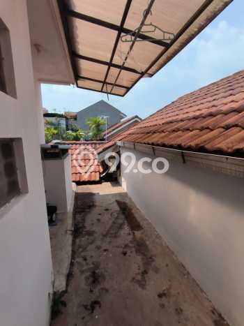 Rumah Nyaman di Semarang Barat, 2 KT, Area Strategis, LT 135m² Bangunan 90m² Rumah Nyaman di Semarang Barat, 2 KT, Area Strategis, LT 135m² Bangunan 90m²