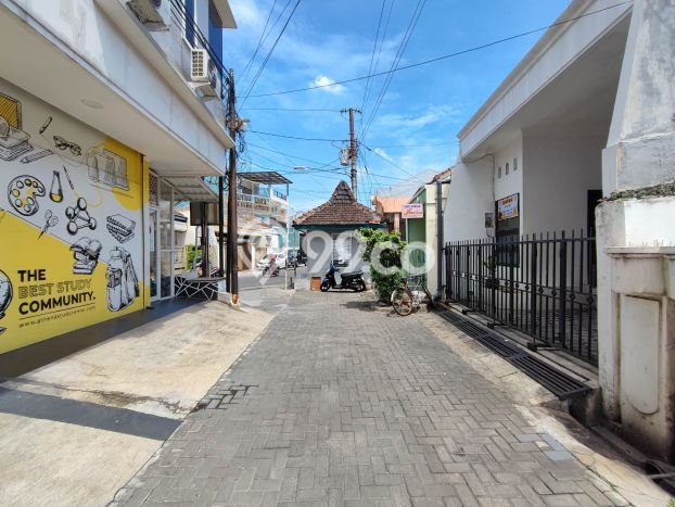 Disewakan! Rumah 4 Kamar Tidur &
3 Kamar Mandi di Gabahan, Semarang Disewakan! Rumah 4 Kamar Tidur &
3 Kamar Mandi di Gabahan, Semarang