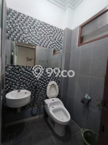 Ruko Usaha Dijual di Semarang Tengah Semarang LT 133m2 & LB 399m2 Ruko Usaha Dijual di Semarang Tengah Semarang LT 133m2 & LB 399m2