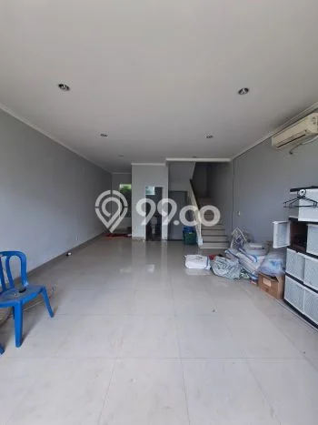 Ruko Lokasi Strategis di , Luas 135m2m², Jalan Raya Ruko Lokasi Strategis di , Luas 135m2m², Jalan Raya
