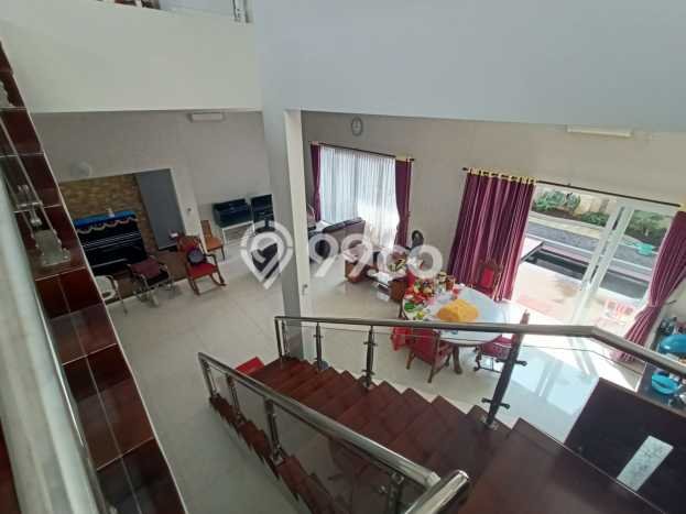Dijual Rumah Mewah Megah Dengan View Cantik di Graha Padma, Semarang Dijual Rumah Mewah Megah Dengan View Cantik di Graha Padma, Semarang