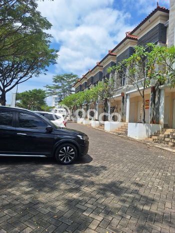 Ruko Lokasi Strategis di , Luas 135m2m², Jalan Raya Ruko Lokasi Strategis di , Luas 135m2m², Jalan Raya