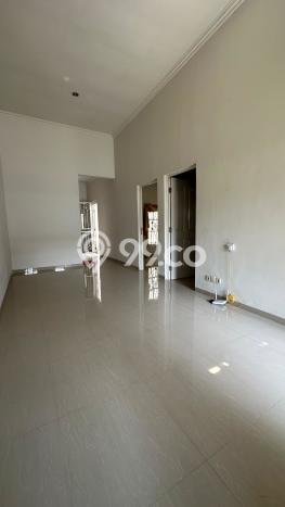 Rumah Terawat kawasan Semarang Barat, Semarang, Luas 102m2m² Bangunan 64m2m² DIJUAL CEPAT! Rumah Terawat kawasan Semarang Barat, Semarang, Luas 102m2m² Bangunan 64m2m² DIJUAL CEPAT!