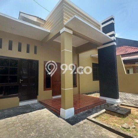 Lokasi strategis! Rumah siap huni disewakan di Semarang Barat LB 120m2 Lokasi strategis! Rumah siap huni disewakan di Semarang Barat LB 120m2