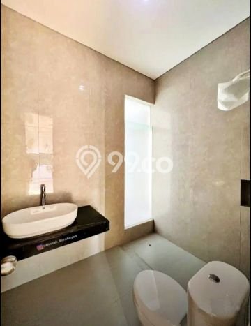 Rumah Mewah Siap Huni LT 185m2 di Gayungan, Surabaya Rumah Mewah Siap Huni LT 185m2 di Gayungan, Surabaya