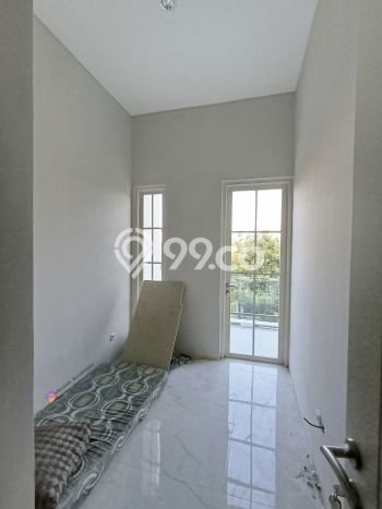 For Sale Rumah 3 Kamar Lokasi Strategis Bagus dan Strategis di Tenggilis Mejoyo For Sale Rumah 3 Kamar Lokasi Strategis Bagus dan Strategis di Tenggilis Mejoyo
