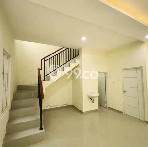 Rumah Minimalis 3 Kamar Terawat di Kompleks Perumahan Rungkut, Surabaya Rumah Minimalis 3 Kamar Terawat di Kompleks Perumahan Rungkut, Surabaya