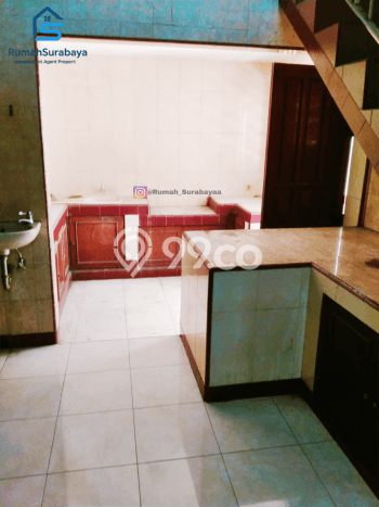 NEW LISTING! Rumah Strategis di Sidoarjo, LT 160m2m² Bangunan 240m2m² NEW LISTING! Rumah Strategis di Sidoarjo, LT 160m2m² Bangunan 240m2m²