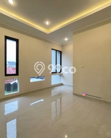 For Sale Hunian Rumah Terawat 4 Kamar di Manyar, Surabaya For Sale Hunian Rumah Terawat 4 Kamar di Manyar, Surabaya