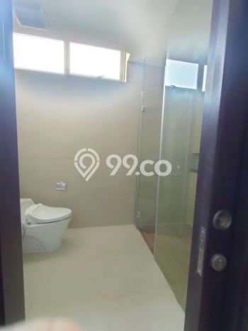 Disewakan! Rumah 4 Kamar Tidur &
5 Kamar Mandi di Golf Island, Jakarta Utara Disewakan! Rumah 4 Kamar Tidur &
5 Kamar Mandi di Golf Island, Jakarta Utara