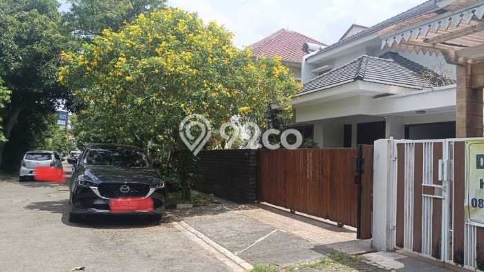 Rumah Luxury Modern Tanpa Renovasi di Tanjung Barat Jakarta Selatan Rumah Luxury Modern Tanpa Renovasi di Tanjung Barat Jakarta Selatan