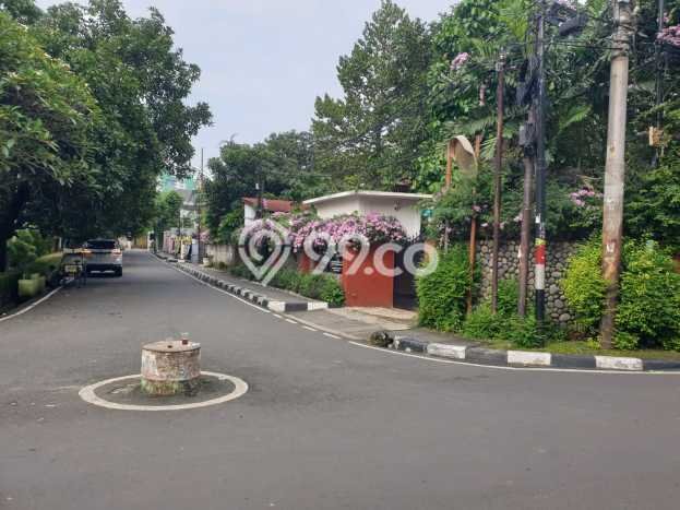 Hunian Mewah Siap Huni LT 1183m2 di Menteng, Jakarta Pusat Hunian Mewah Siap Huni LT 1183m2 di Menteng, Jakarta Pusat