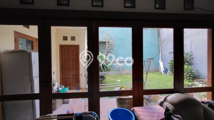 For Sale! Luxury House LT 253m2 Desain Elegan di Setra Duta For Sale! Luxury House LT 253m2 Desain Elegan di Setra Duta