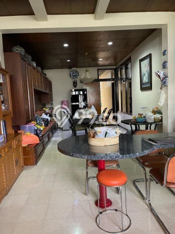 Hunian Mewah LB 350m2 Siap Huni Desain Elegan di Geger Kalong, Bandung Hunian Mewah LB 350m2 Siap Huni Desain Elegan di Geger Kalong, Bandung