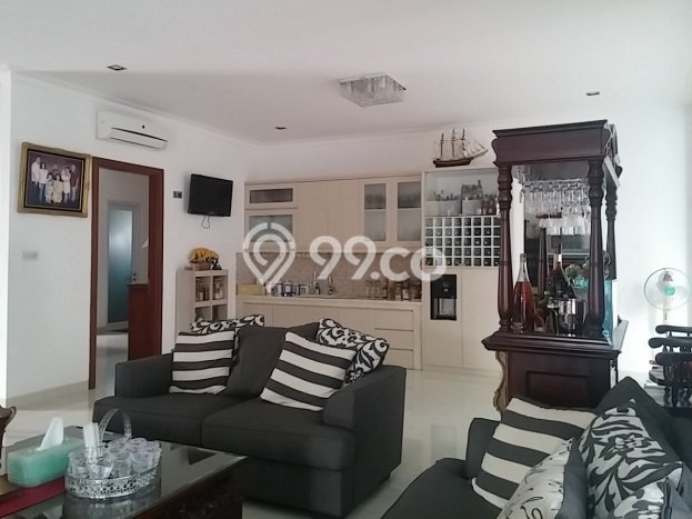 Dijual Rumah Luas Elegan Dengan View Eksklusif di Legenda Wisata, Jakarta Timur Dijual Rumah Luas Elegan Dengan View Eksklusif di Legenda Wisata, Jakarta Timur