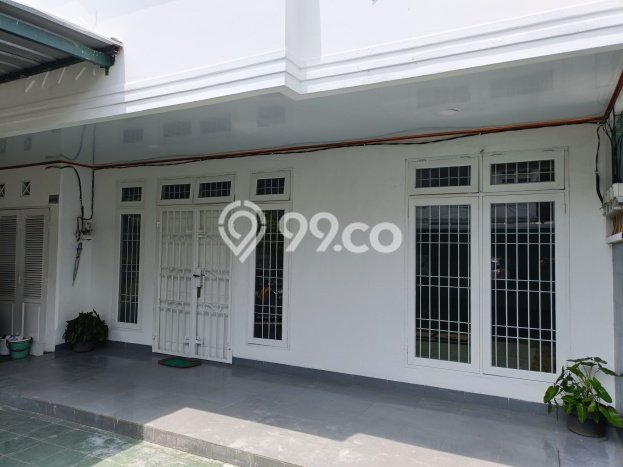 For Sale! Luxury House LT 200m2 Desain Modern di Taman Palem For Sale! Luxury House LT 200m2 Desain Modern di Taman Palem
