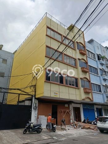Unit Komersial Disewakan di Jakarta Barat Area Strategis Harga Kompetitif Unit Komersial Disewakan di Jakarta Barat Area Strategis Harga Kompetitif