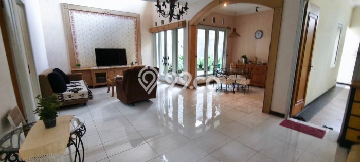 Dijual Rumah Luas Megah Dengan View Cantik di Buah Batu, Bandung Dijual Rumah Luas Megah Dengan View Cantik di Buah Batu, Bandung