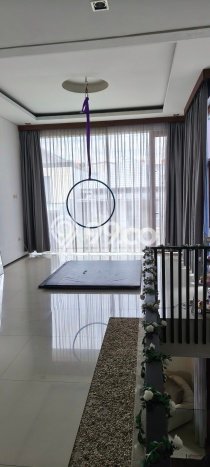 Rumah Mewah LB 500m2 Siap Huni Desain Elegan di Mekar Wangi, Bandung Rumah Mewah LB 500m2 Siap Huni Desain Elegan di Mekar Wangi, Bandung