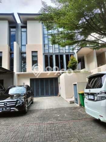 Ready to Use! Premium House LT 220m2 Desain Elegan di BSD City Ready to Use! Premium House LT 220m2 Desain Elegan di BSD City