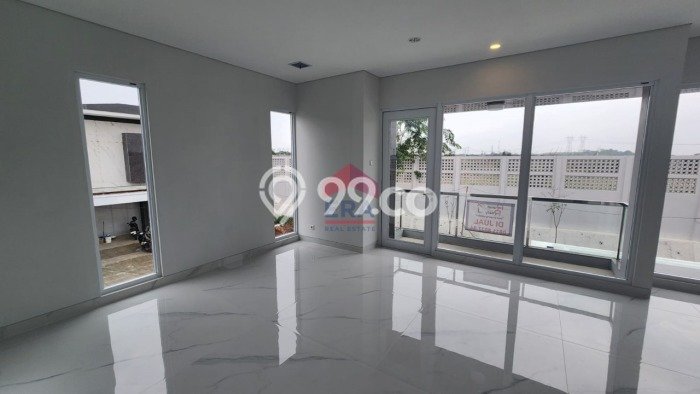 Ready to Use! Premium House LT 250m2 Desain Modern di Gading Serpong Ready to Use! Premium House LT 250m2 Desain Modern di Gading Serpong