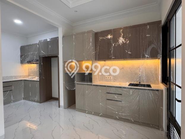 Rumah Luxury Modern Tanpa Renovasi di BSD Tangerang Rumah Luxury Modern Tanpa Renovasi di BSD Tangerang