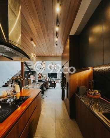 For Sale! Luxury House LT 200m2 Desain Modern di Alam Sutera For Sale! Luxury House LT 200m2 Desain Modern di Alam Sutera