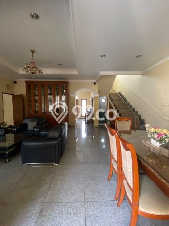 Rumah Elit Modern Tanpa Renovasi di Bendungan Hilir Jakarta Pusat Rumah Elit Modern Tanpa Renovasi di Bendungan Hilir Jakarta Pusat