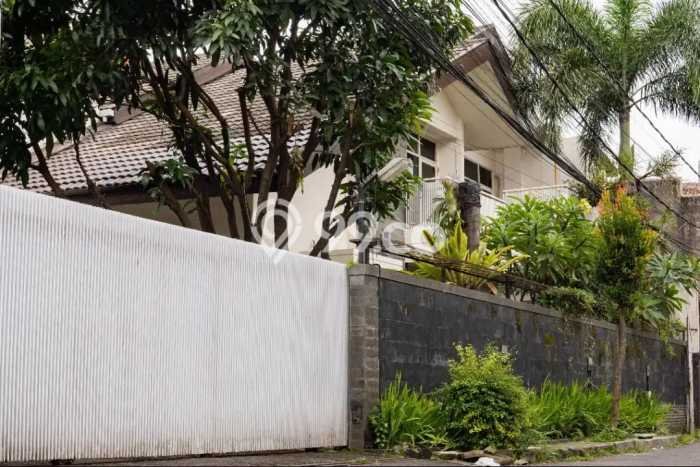 KESEMPATAN TERBAIK! Bisa KPR Rumah Modern lokasi Peta, Bandung, Luas 320m2m² LB 300m2m² KESEMPATAN TERBAIK! Bisa KPR Rumah Modern lokasi Peta, Bandung, Luas 320m2m² LB 300m2m²
