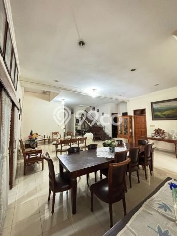 Rumah Mewah LB 400m2 Siap Pakai Desain Elegan di Cibeunying, Bandung Rumah Mewah LB 400m2 Siap Pakai Desain Elegan di Cibeunying, Bandung